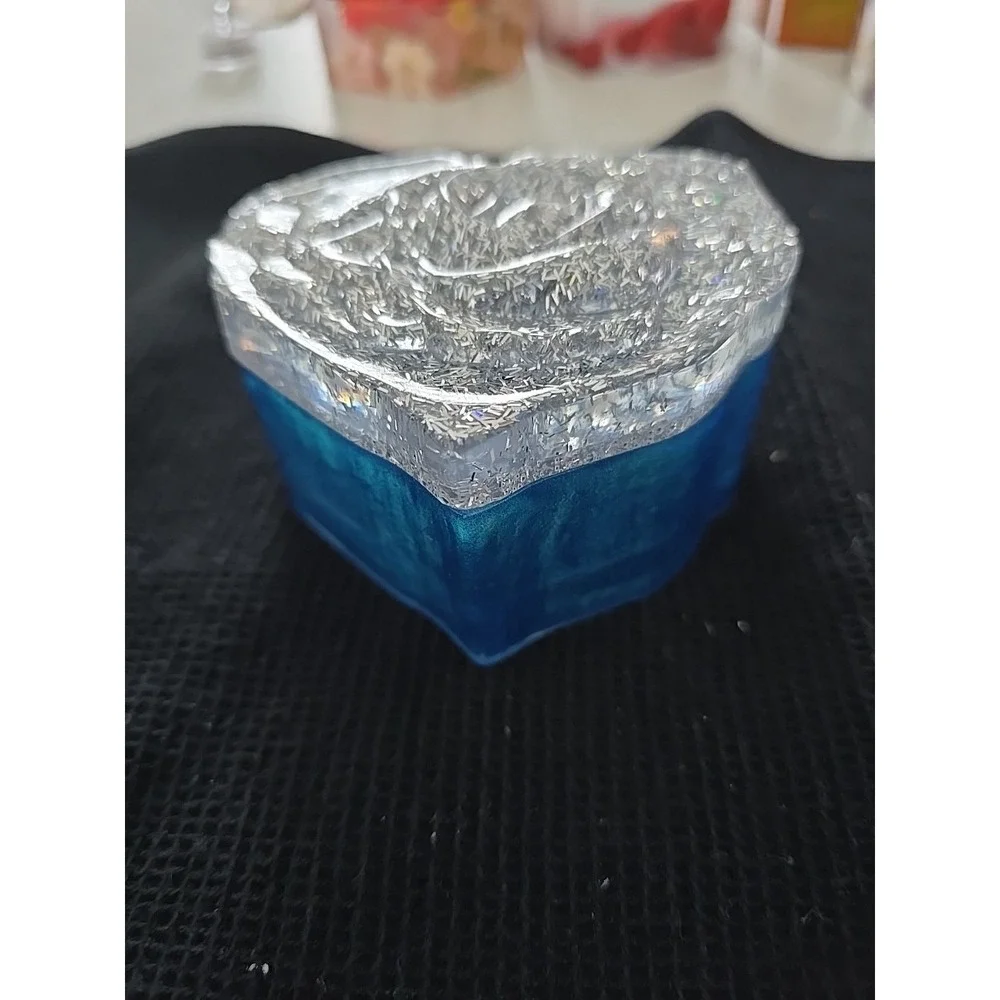 Handmade Resin Heart Shaped Box Valentines Gift Decoration 700